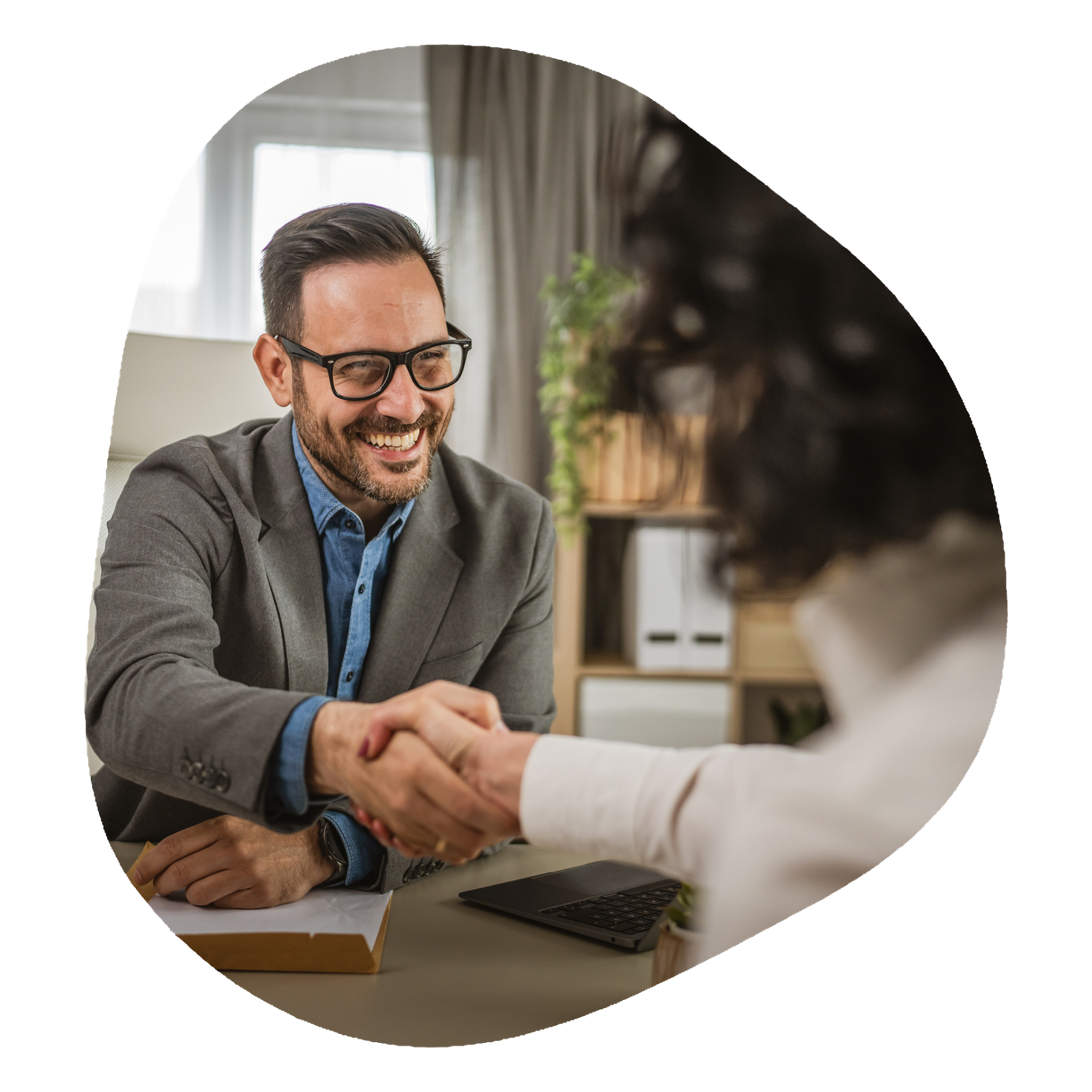 https://osiguranje365.site/wp-content/uploads/2025/07/insurance_agent_bubble.png
